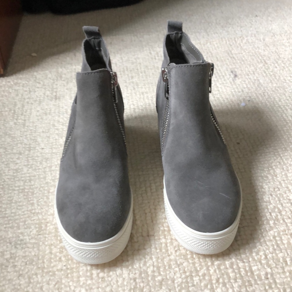 Steve Madden Sneaker Wedges size 8M